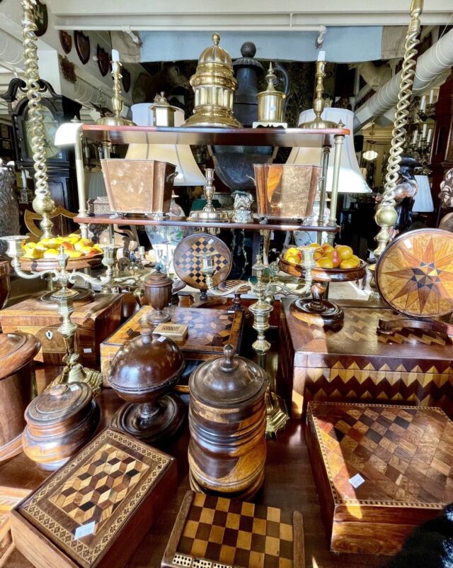 https://davidneliganantiques.com/wp-content/uploads/sb-instagram-feed-images/387266349_2406948639487604_4240719449077869206_nfull.jpg